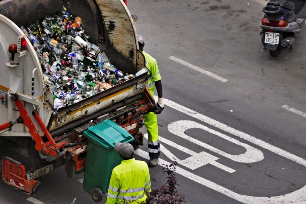 Read more about the article Dumpster Rental 101: Your Complete Guide